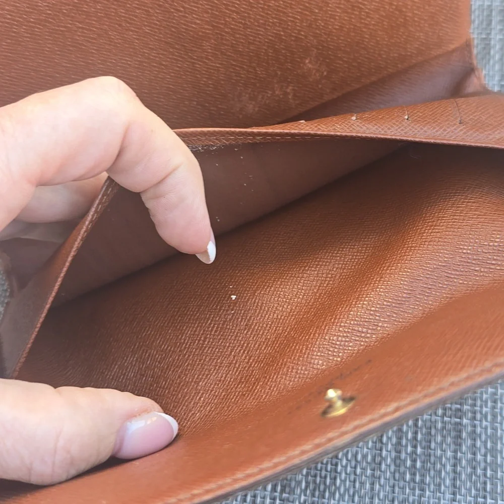 Free With $200 Purchase Louis Vuitton Monogram Wallet - Picture 4 of 14